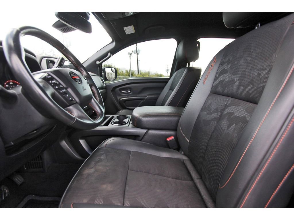 Used 2020 Nissan Titan PRO-4X image 15