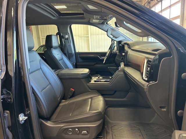 Used 2024 GMC Sierra 3500 Denali w/ Denali Reserve Package image 32