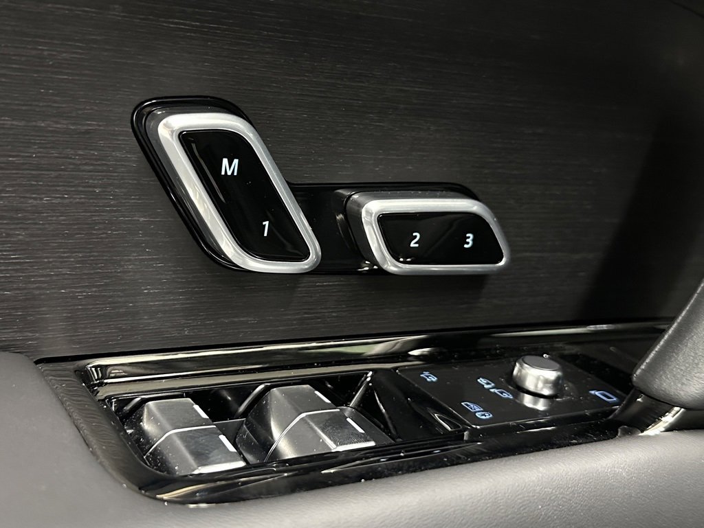 Used 2025 Land Rover Range Rover Sport Dynamic SE image 23