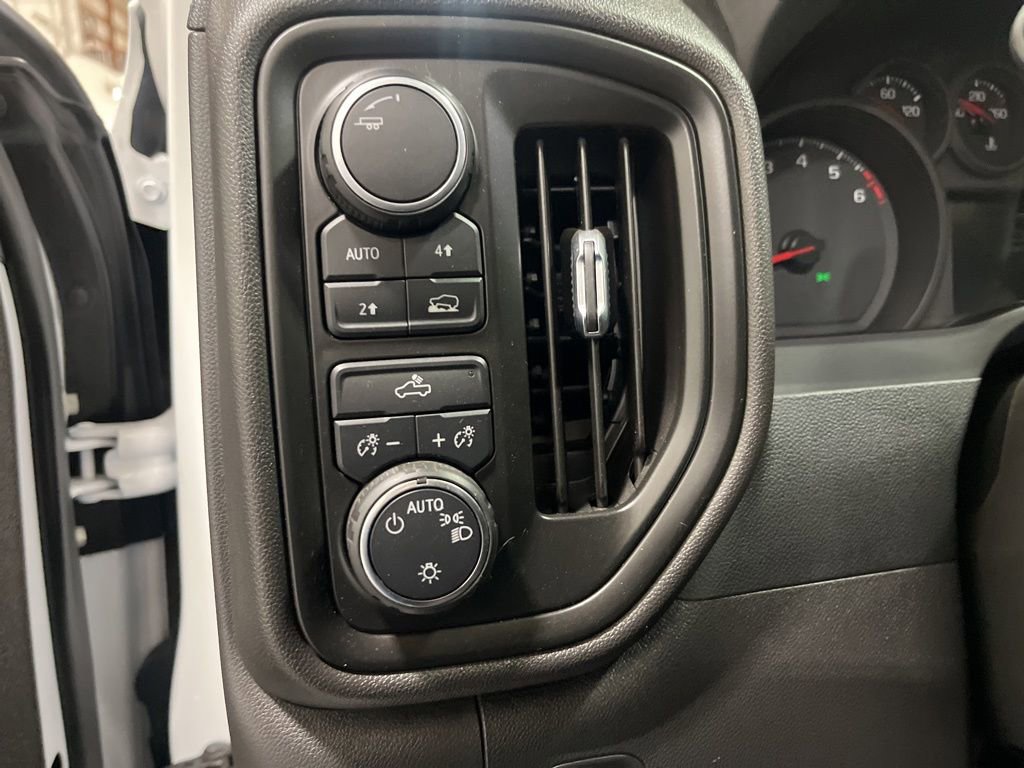 Certified 2022 Chevrolet Silverado 1500 Custom image 17