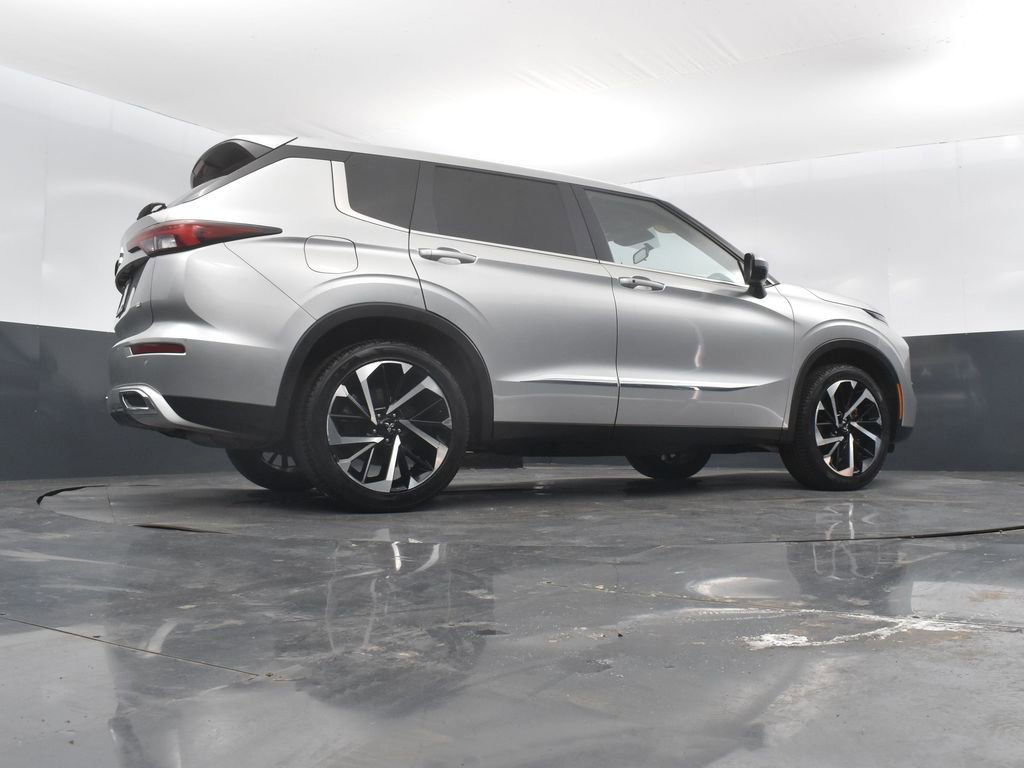 Used 2022 Mitsubishi Outlander SE image 49