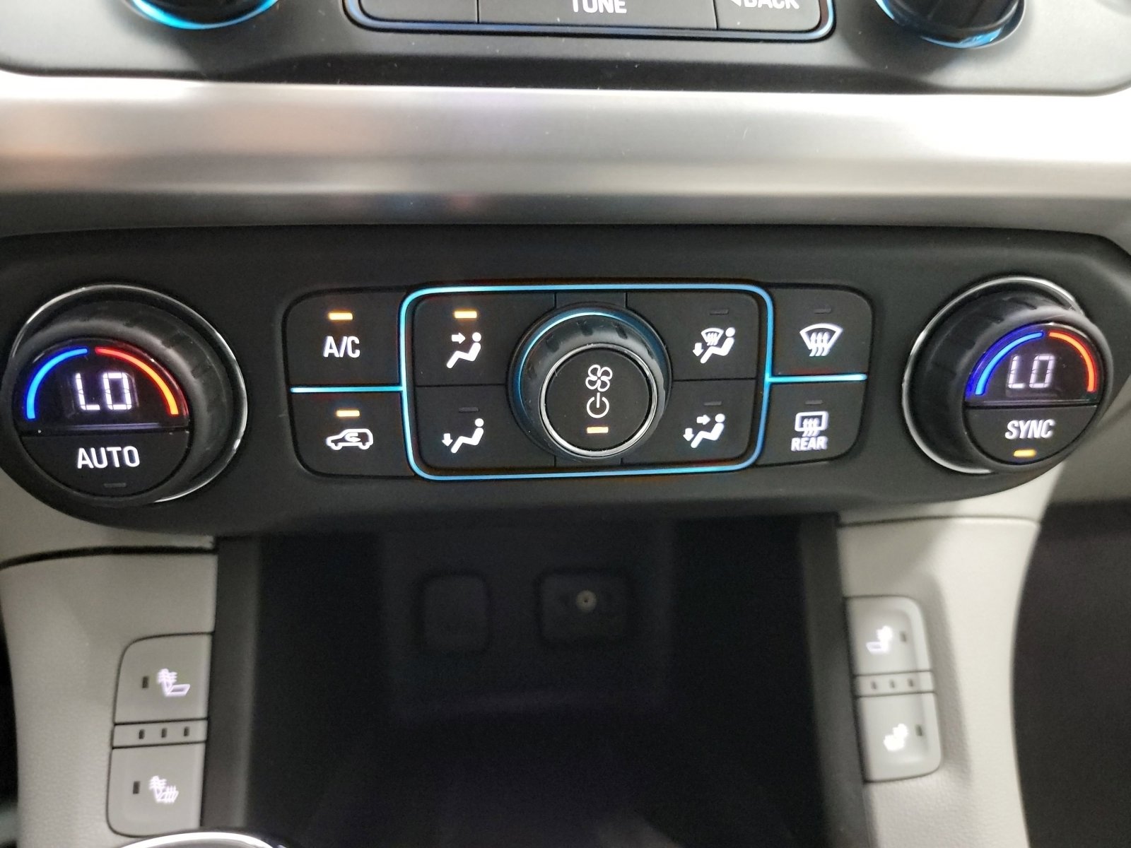 Used 2018 GMC Acadia SLT FWD image 21