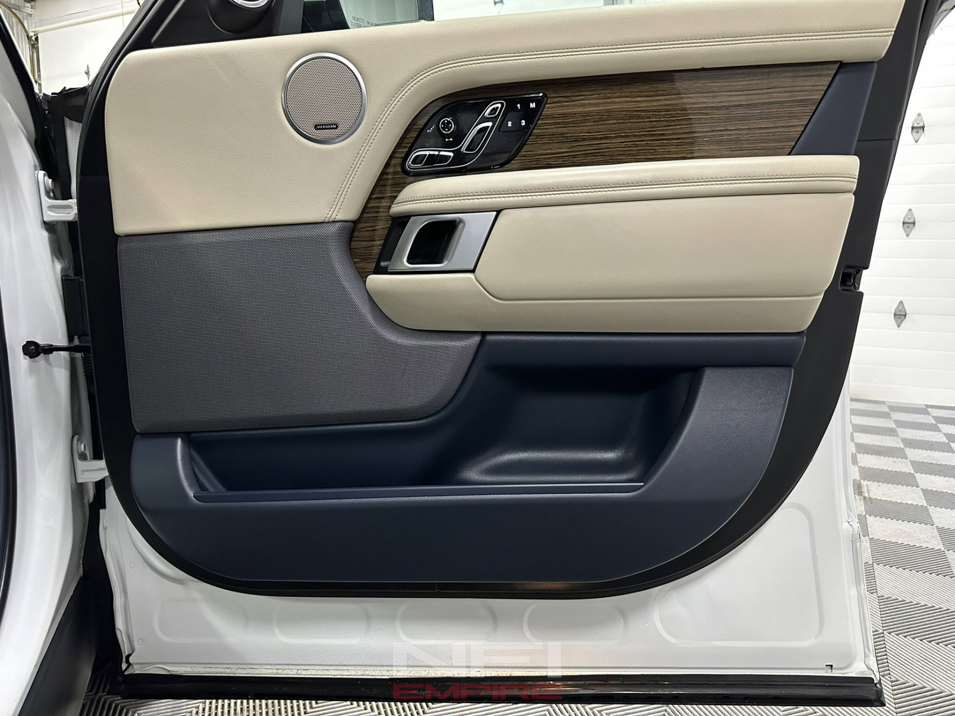 Used 2018 Land Rover Range Rover Supercharged AWD/4WD image 39