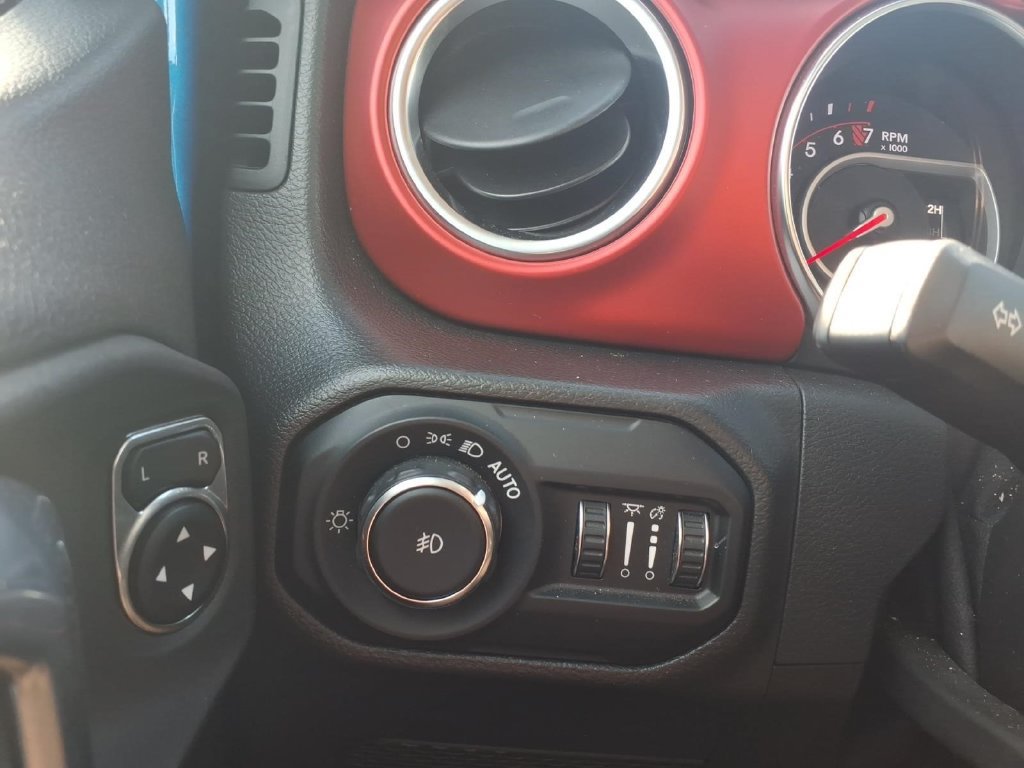 Used 2021 Jeep Wrangler Rubicon AWD/4WD image 14