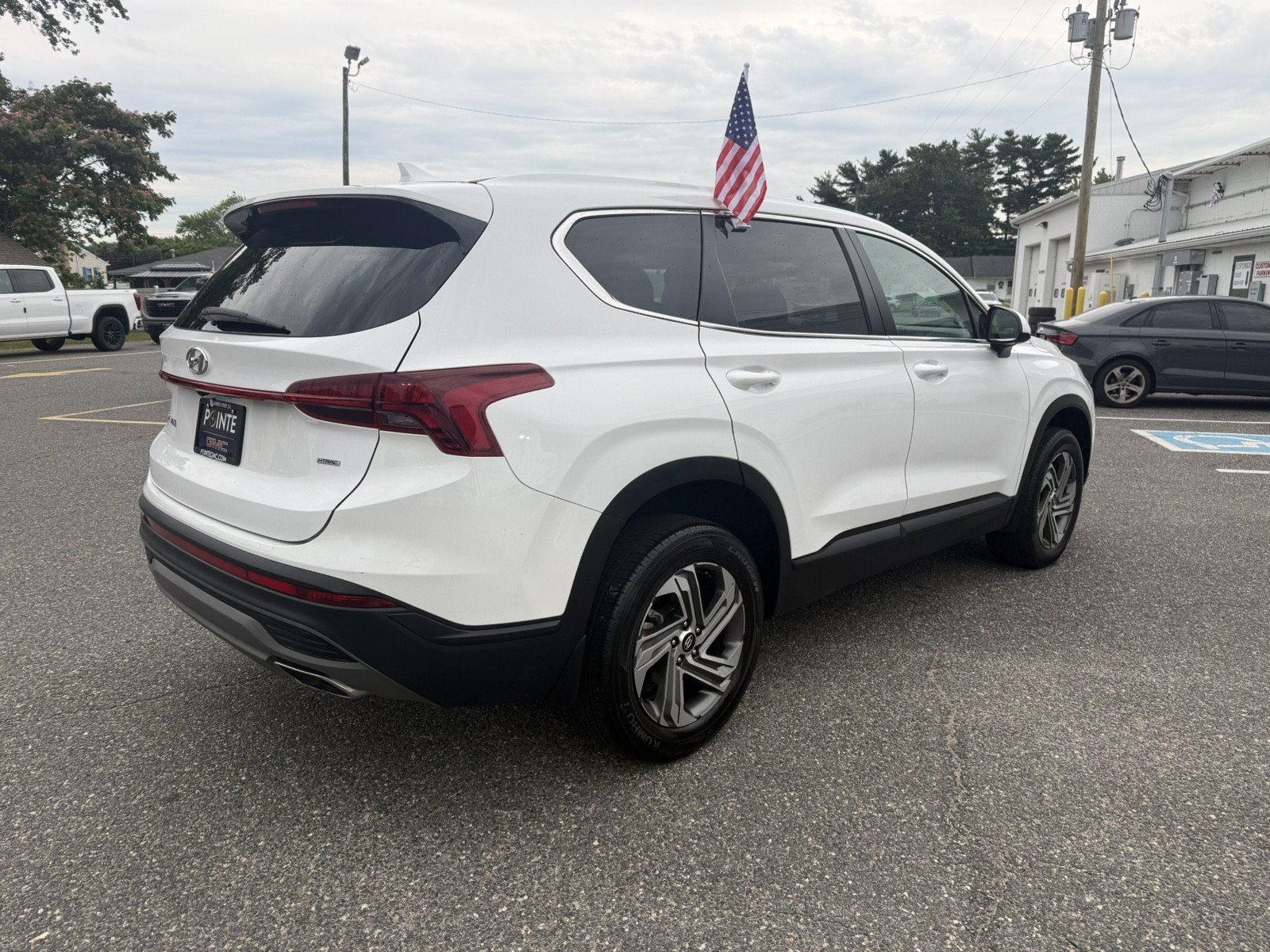 Used 2023 Hyundai Santa Fe SE AWD/4WD image 3