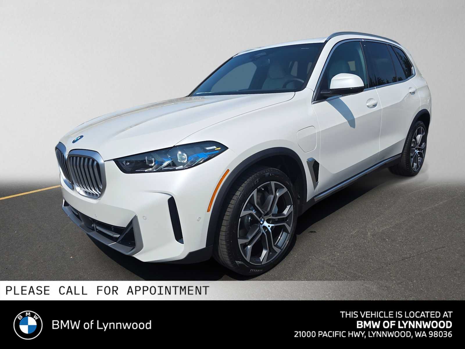New 2026 BMW X5 xDrive50e w/ Parking Assistance Package AWD/4WD image 7