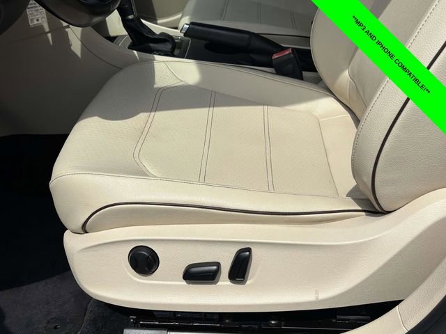 Used 2017 Volkswagen Passat 1.8T R-Line FWD image 4