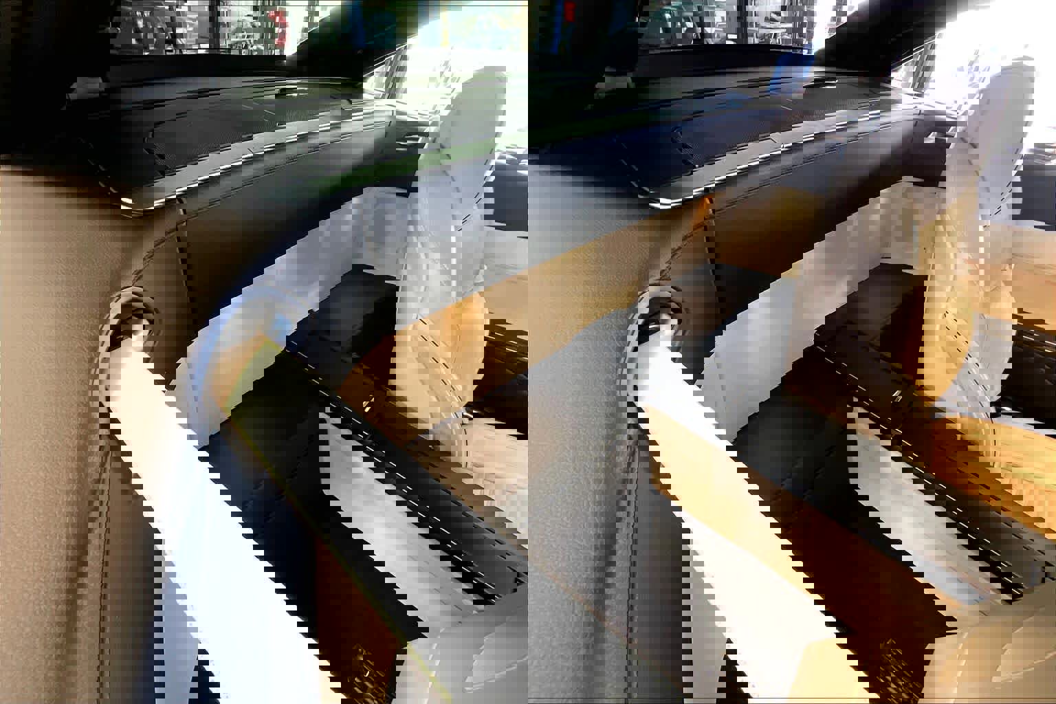 Used 2016 Mercedes-Benz SL 550 image 17