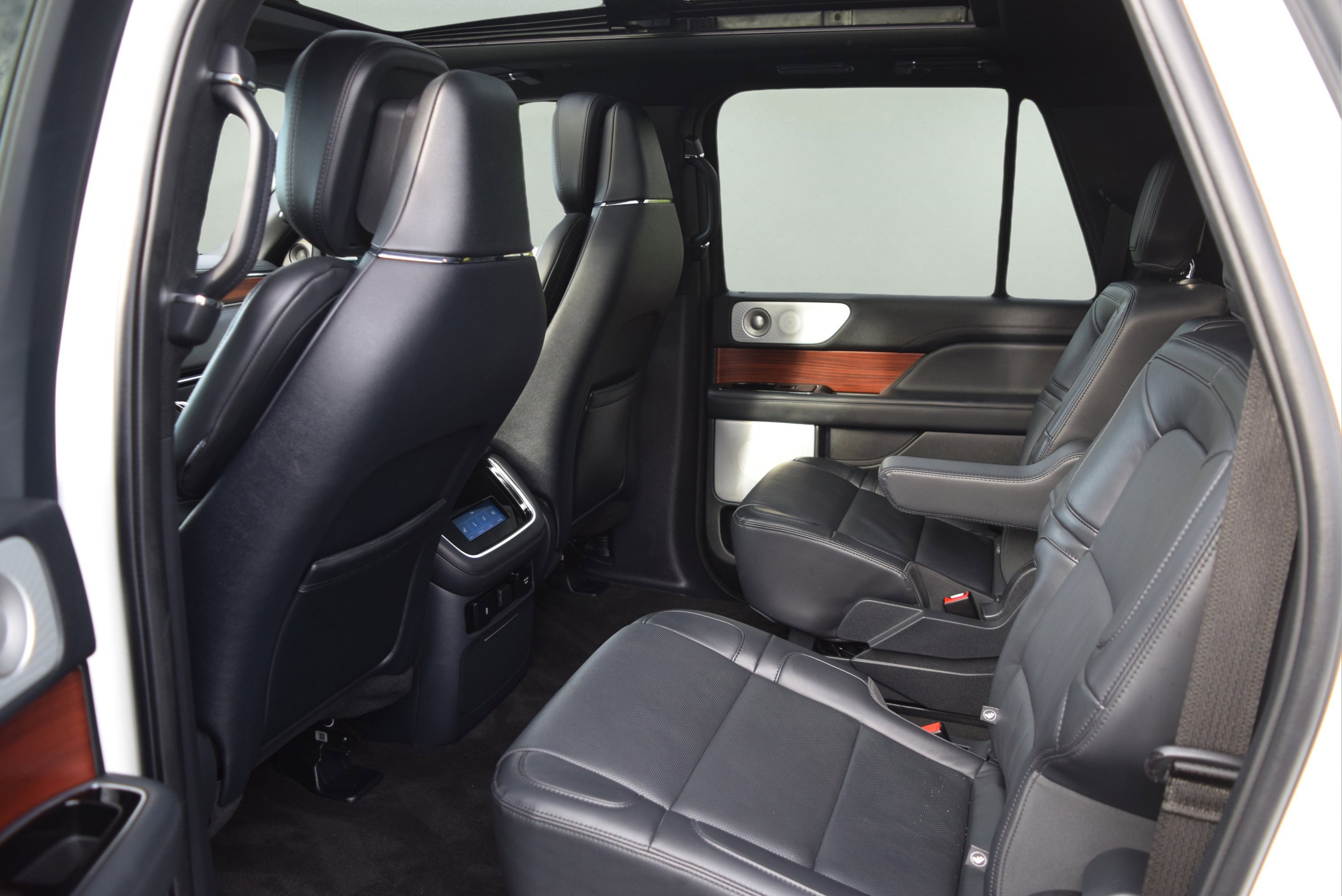 Used 2024 Lincoln Navigator L Reserve image 8