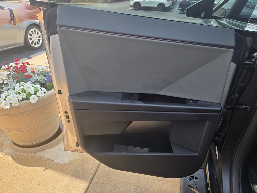 Used 2024 Tesla Cybertruck AWD Crew Cab image 18