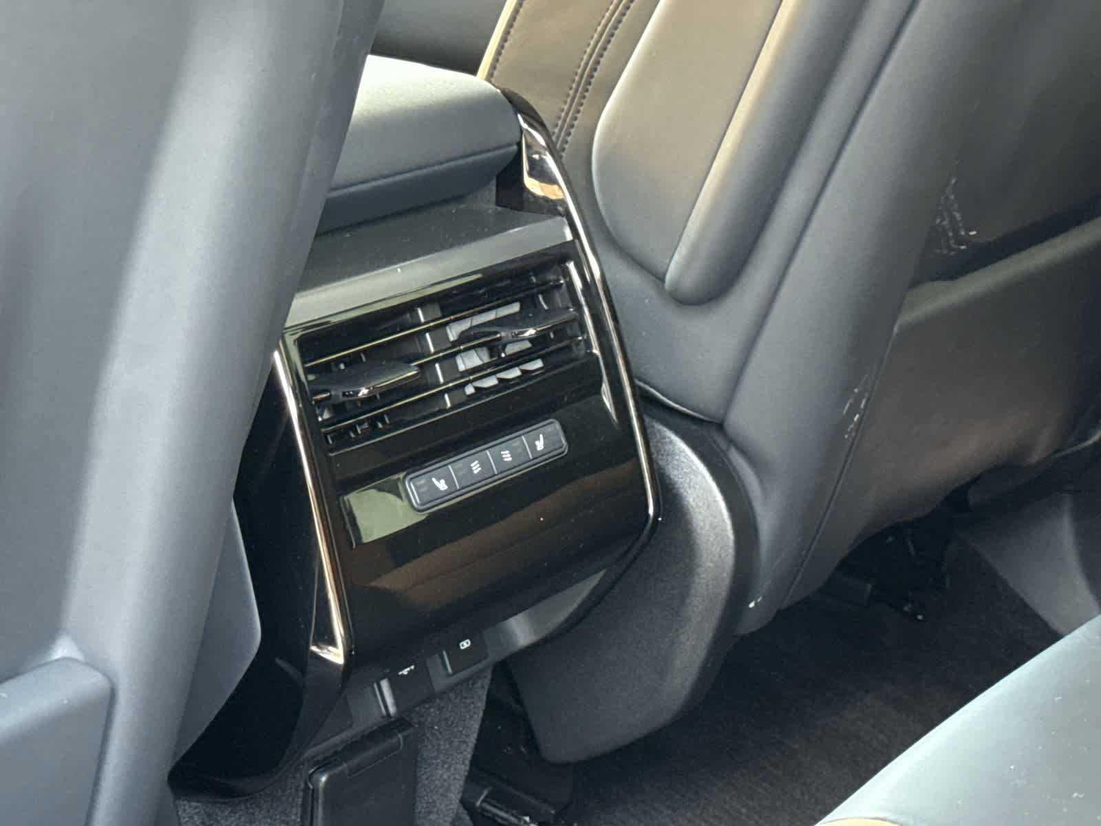 Certified 2023 Land Rover Range Rover Sport SE Dynamic image 18