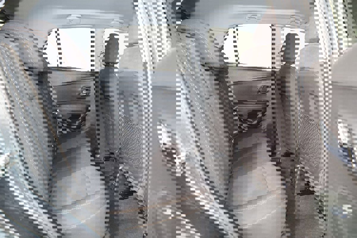 Used 2020 Chevrolet Trax LT image 12