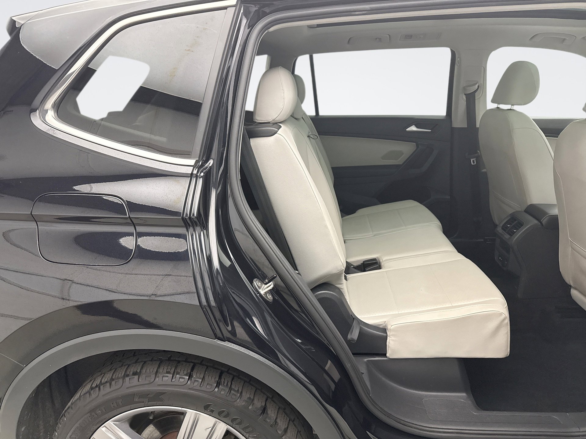 Used 2021 Volkswagen Tiguan SEL image 19