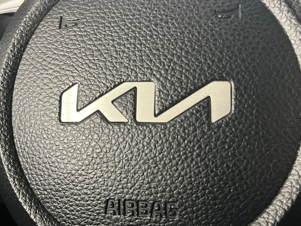 Used 2025 Kia Seltos EX image 19