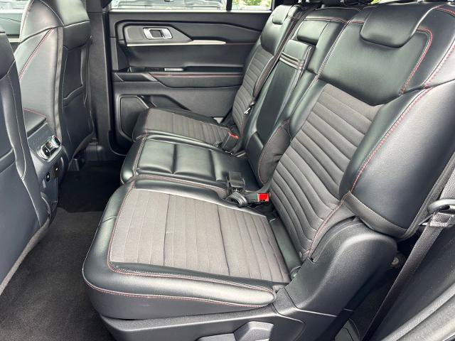 Certified 2025 Ford Explorer ST-Line w/ ST-Line Street Pack AWD/4WD image 16
