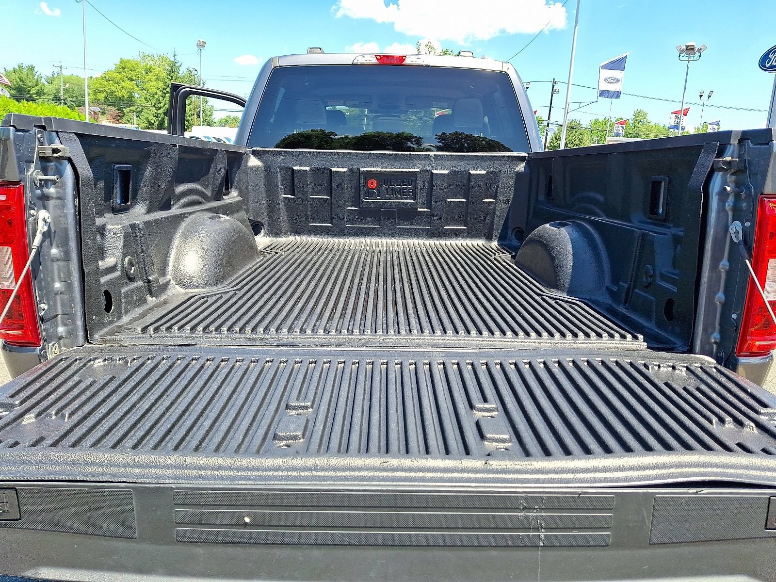 Certified 2022 Ford F150 XLT w/ XTR Package AWD/4WD image 29