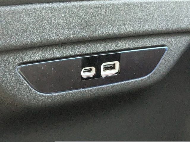 New 2026 Chrysler Pacifica Select FWD image 16
