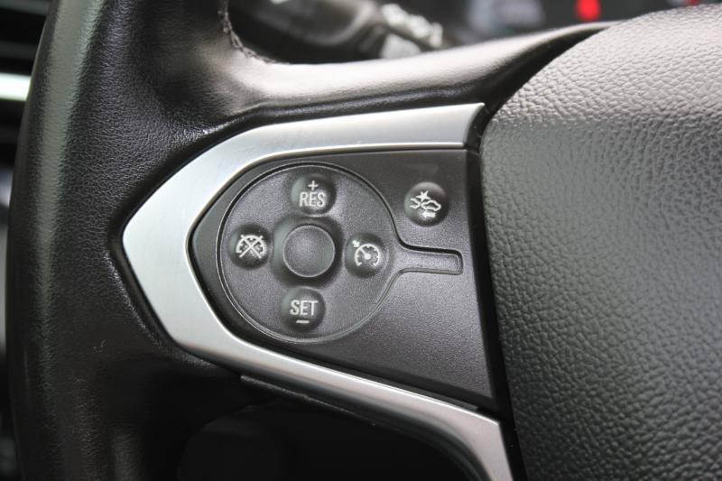 Used 2023 Chevrolet Traverse LT FWD image 26