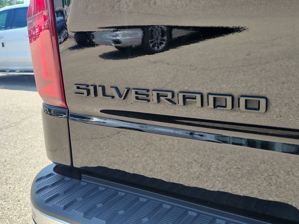 Used 2023 Chevrolet Silverado 1500 LTZ w/ Technology Package AWD/4WD image 7