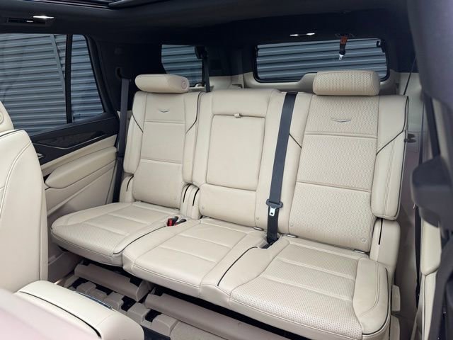 Used 2021 Cadillac Escalade Premium Luxury image 35