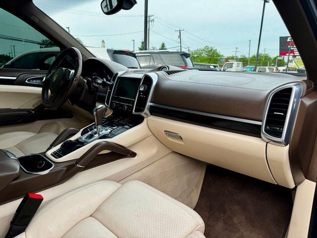 Used 2013 Porsche Cayenne AWD/4WD image 19
