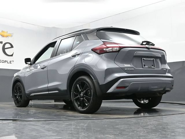 Used 2023 Nissan Kicks SR w/ SR Premium Package FWD image 5