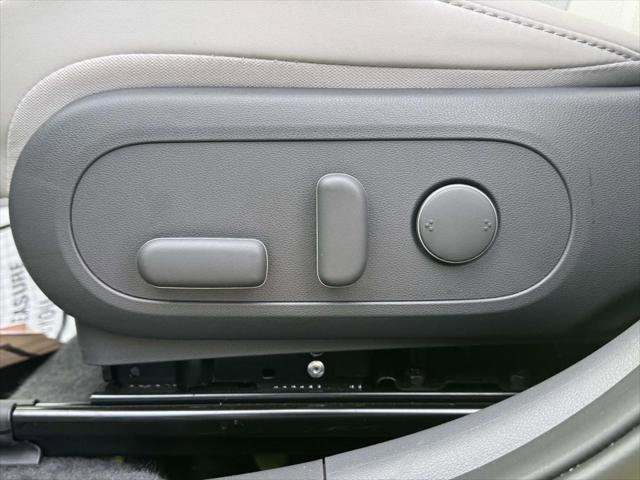 Used 2025 Hyundai Kona Limited image 17