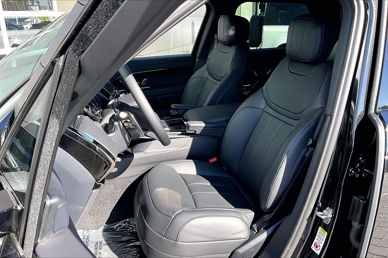 New 2026 Land Rover Range Rover Sport Dynamic SE AWD/4WD image 9