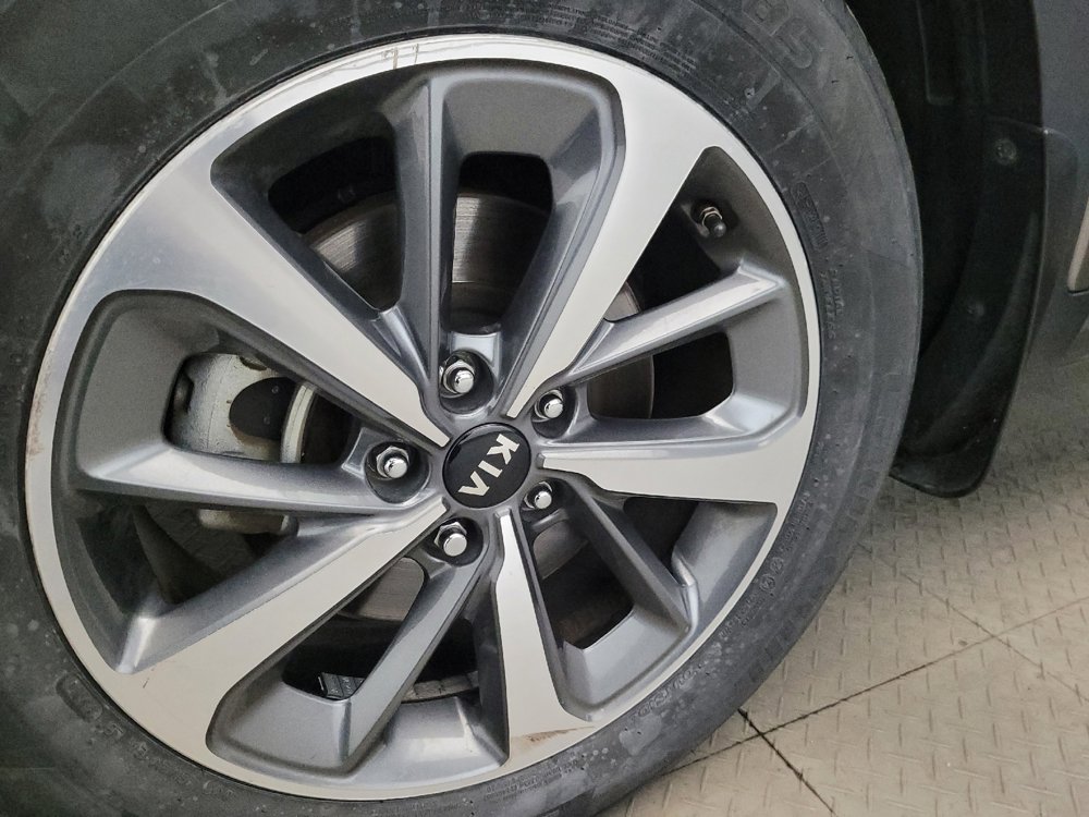 Used 2019 Kia Sorento EX image 31