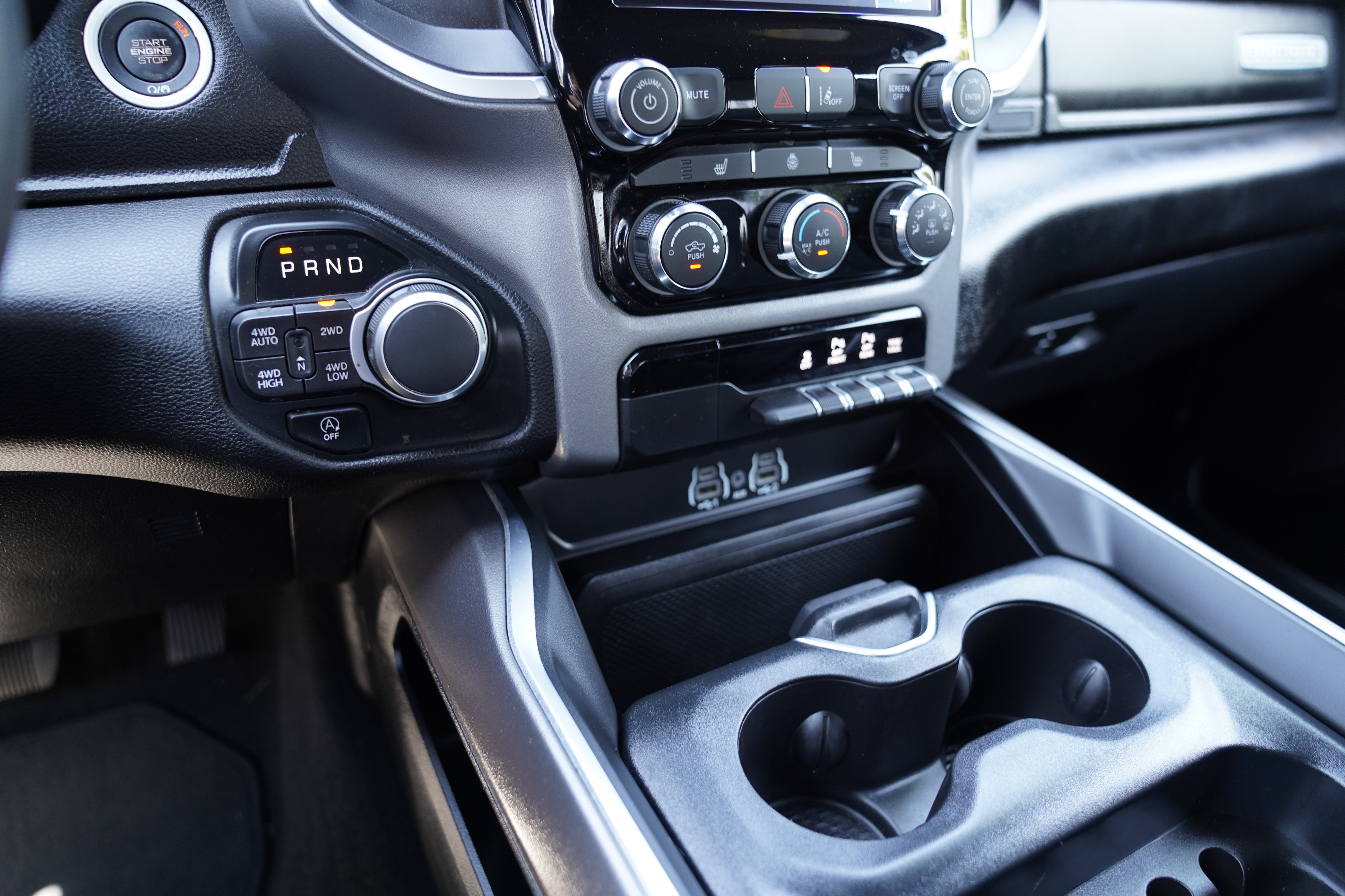 Used 2025 RAM 1500 Big Horn AWD/4WD image 23