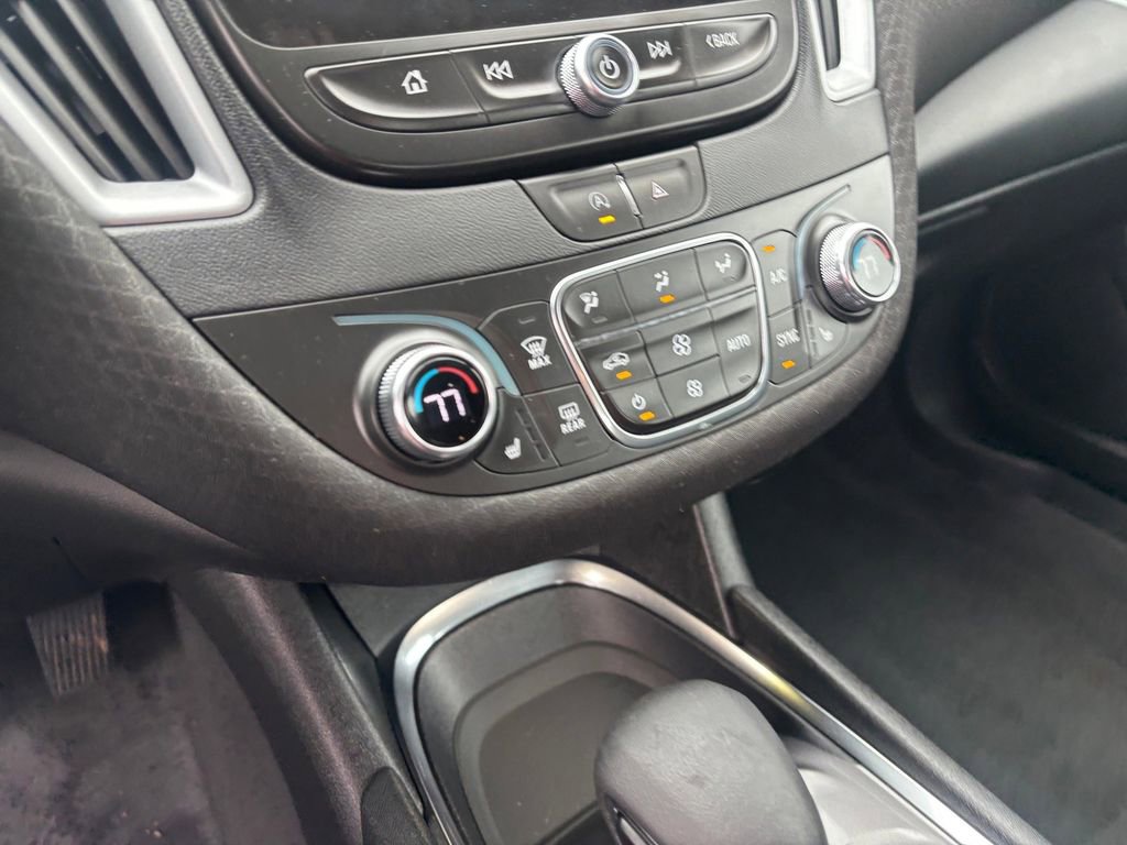 Used 2023 Chevrolet Malibu LT image 20