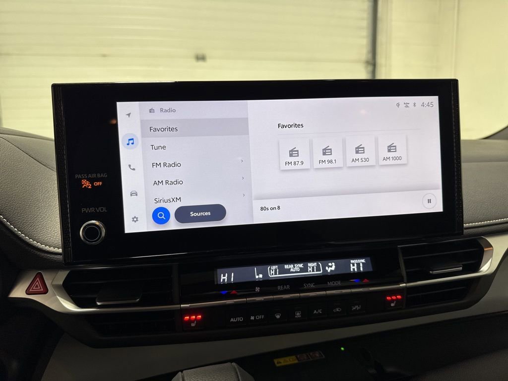 Used 2025 Toyota Sienna XSE image 27