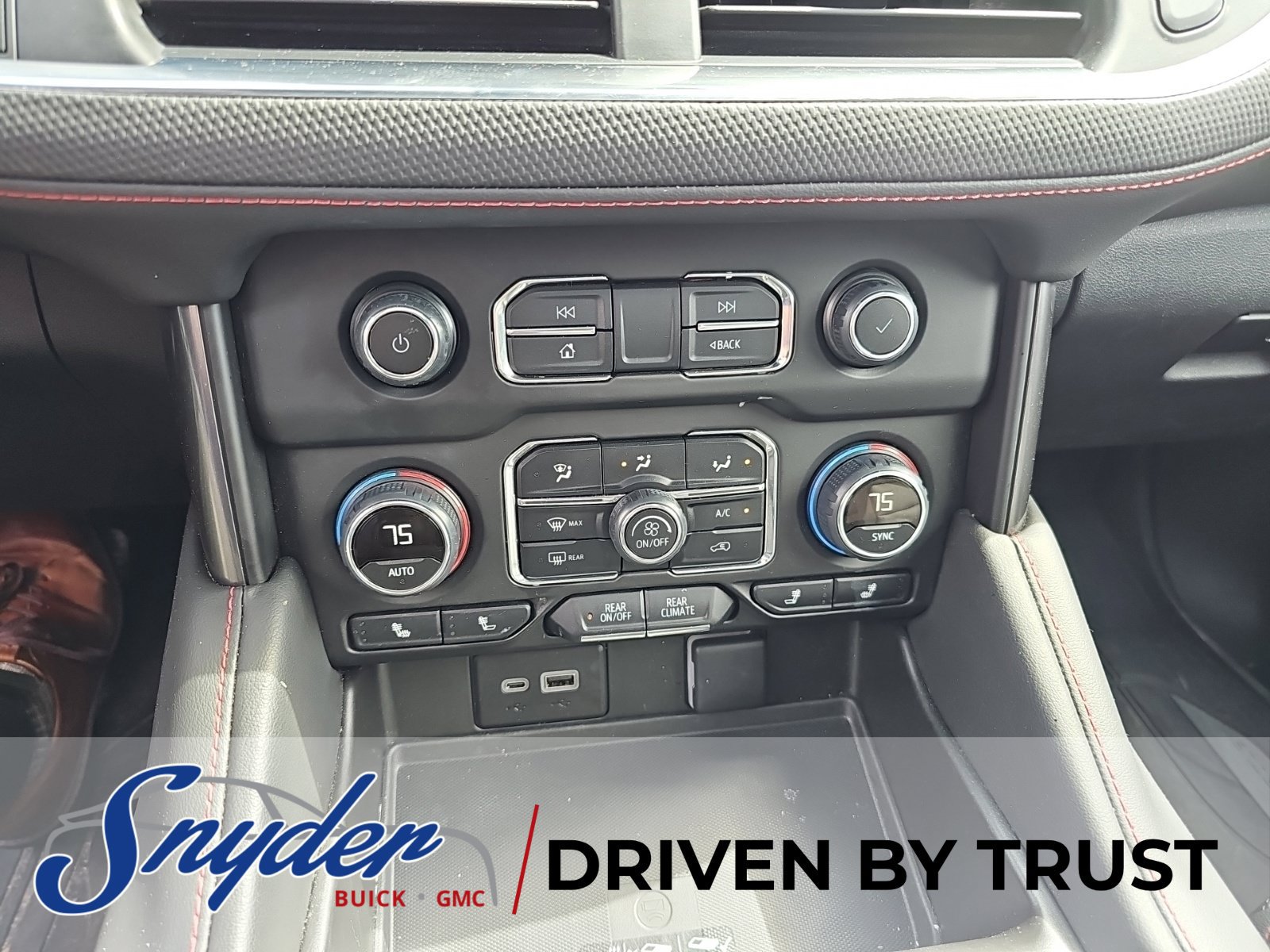 Used 2024 Chevrolet Tahoe RST w/ Luxury Package AWD/4WD image 20
