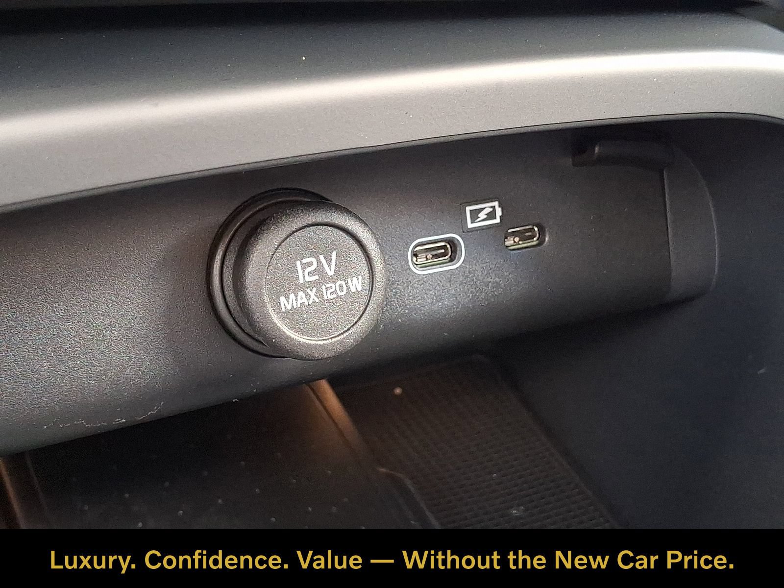 Certified 2026 Volvo XC40 B5 Core w/ Protection Package Premier AWD/4WD image 27