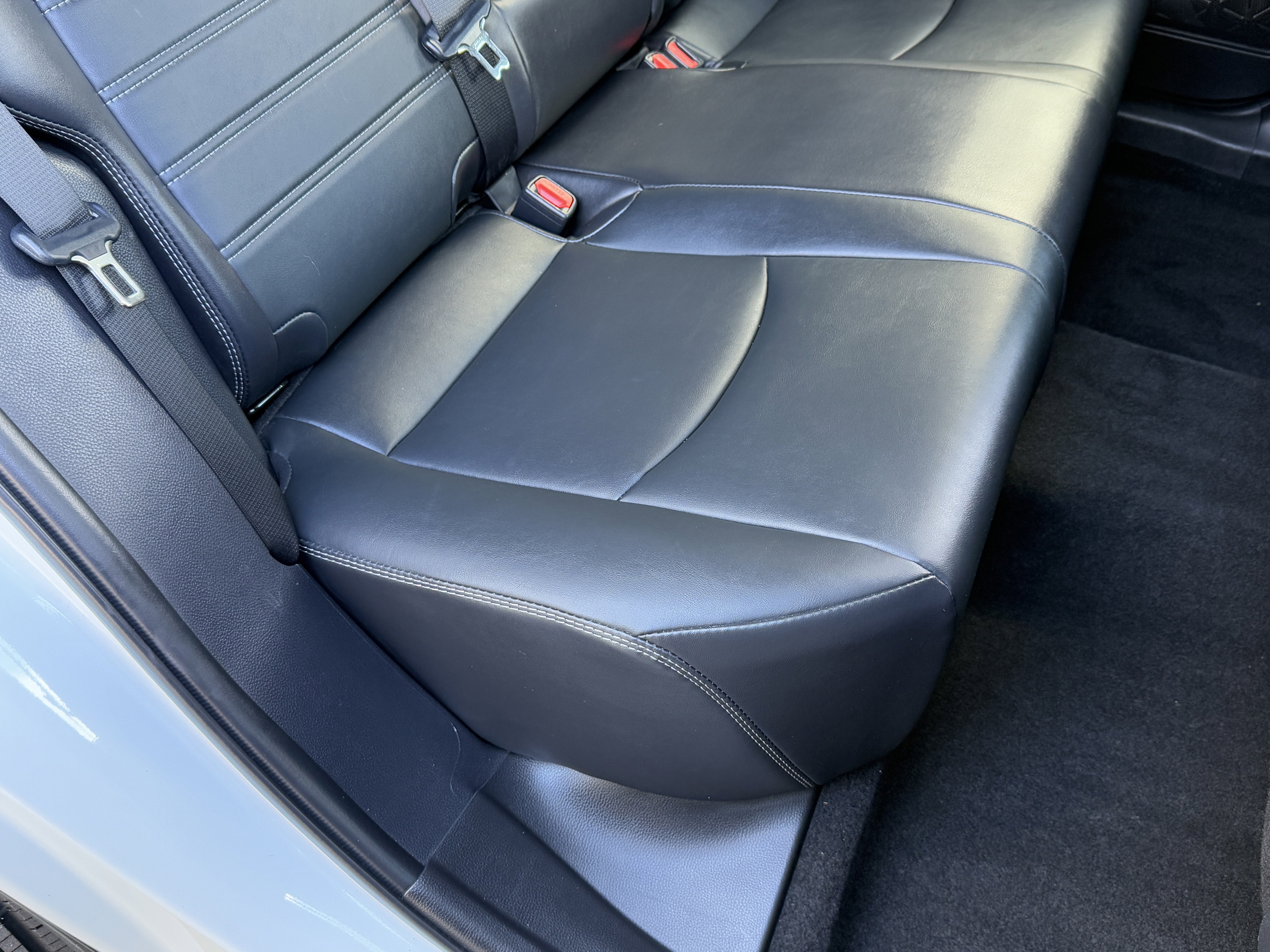 Used 2022 Toyota RAV4 XLE Premium image 26