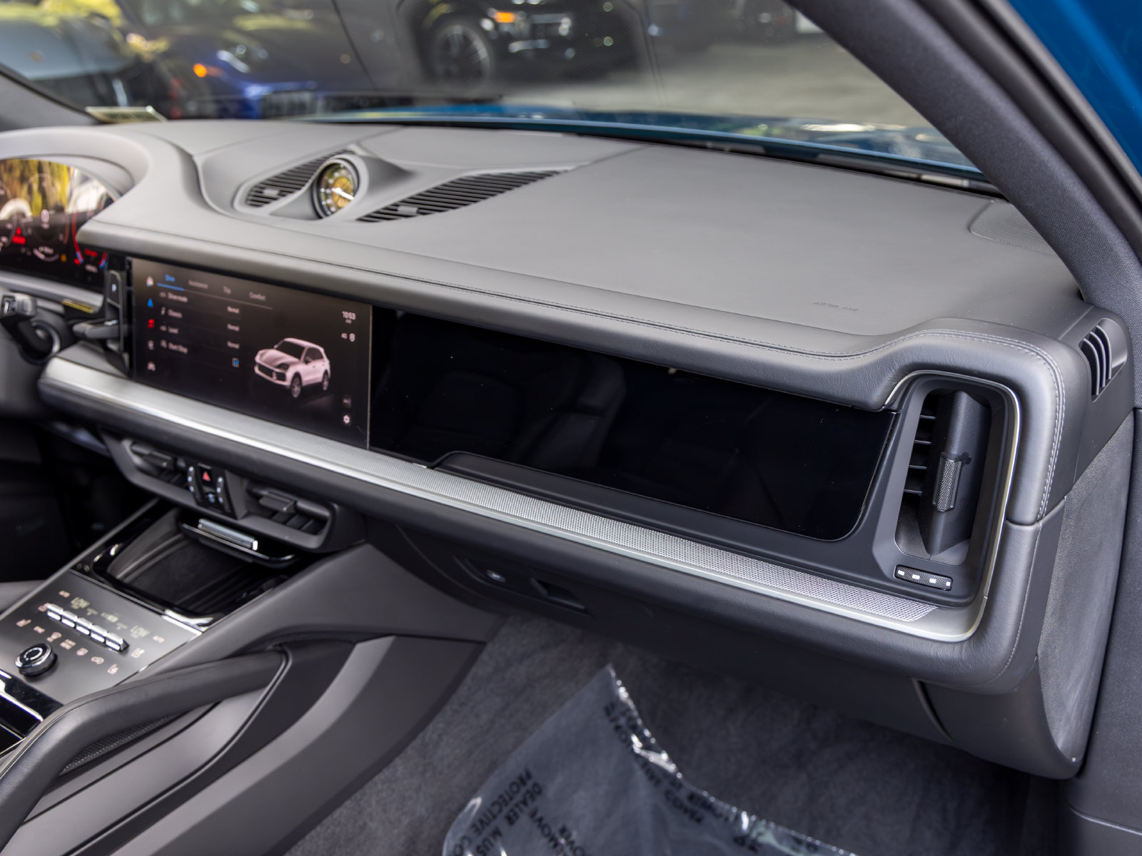 Certified 2025 Porsche Cayenne S AWD/4WD image 64