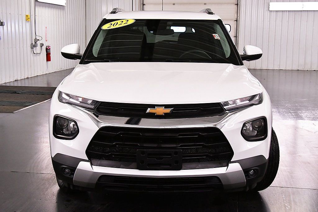 Used 2022 Chevrolet TrailBlazer LT FWD image 2