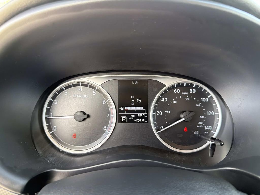 Certified 2025 Nissan Kicks Play S image 27