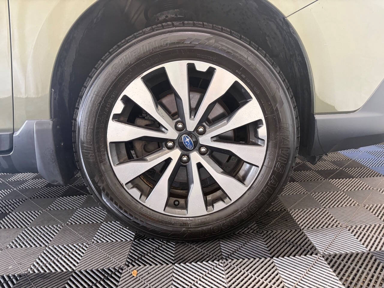 Used 2017 Subaru Outback 2.5i Limited AWD/4WD image 29