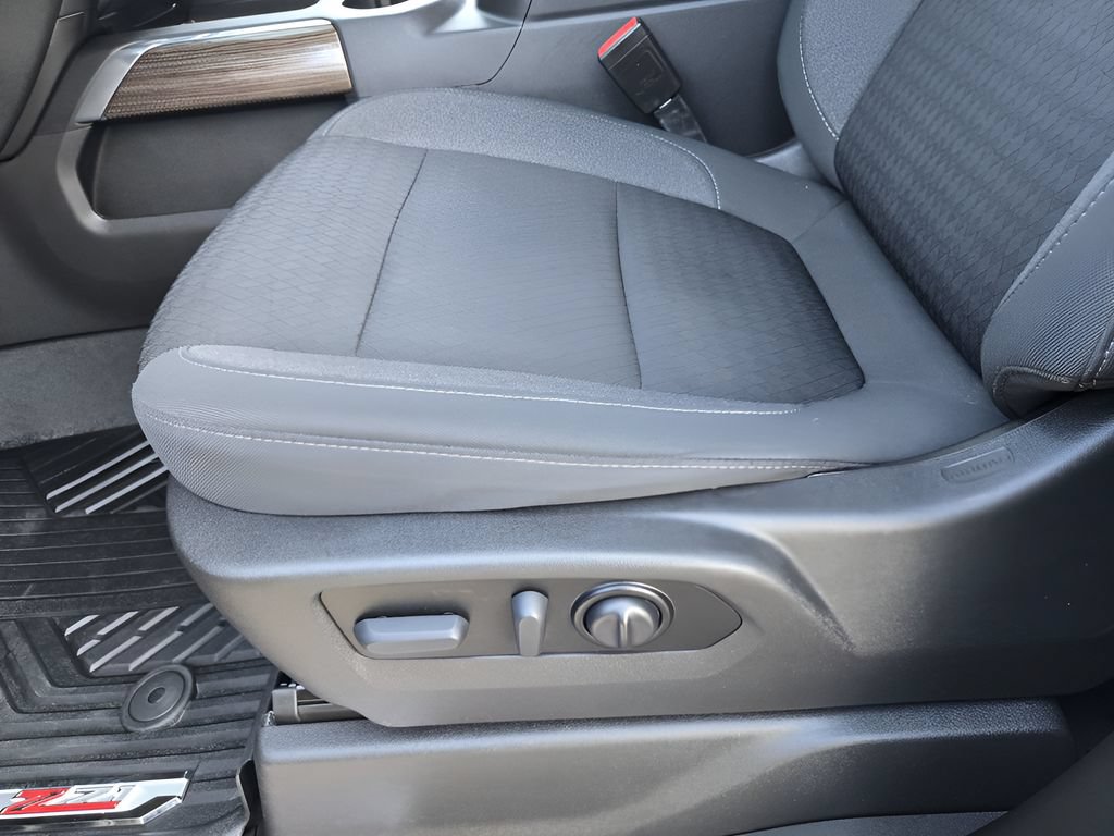 Used 2021 Chevrolet Silverado 1500 RST AWD/4WD image 22