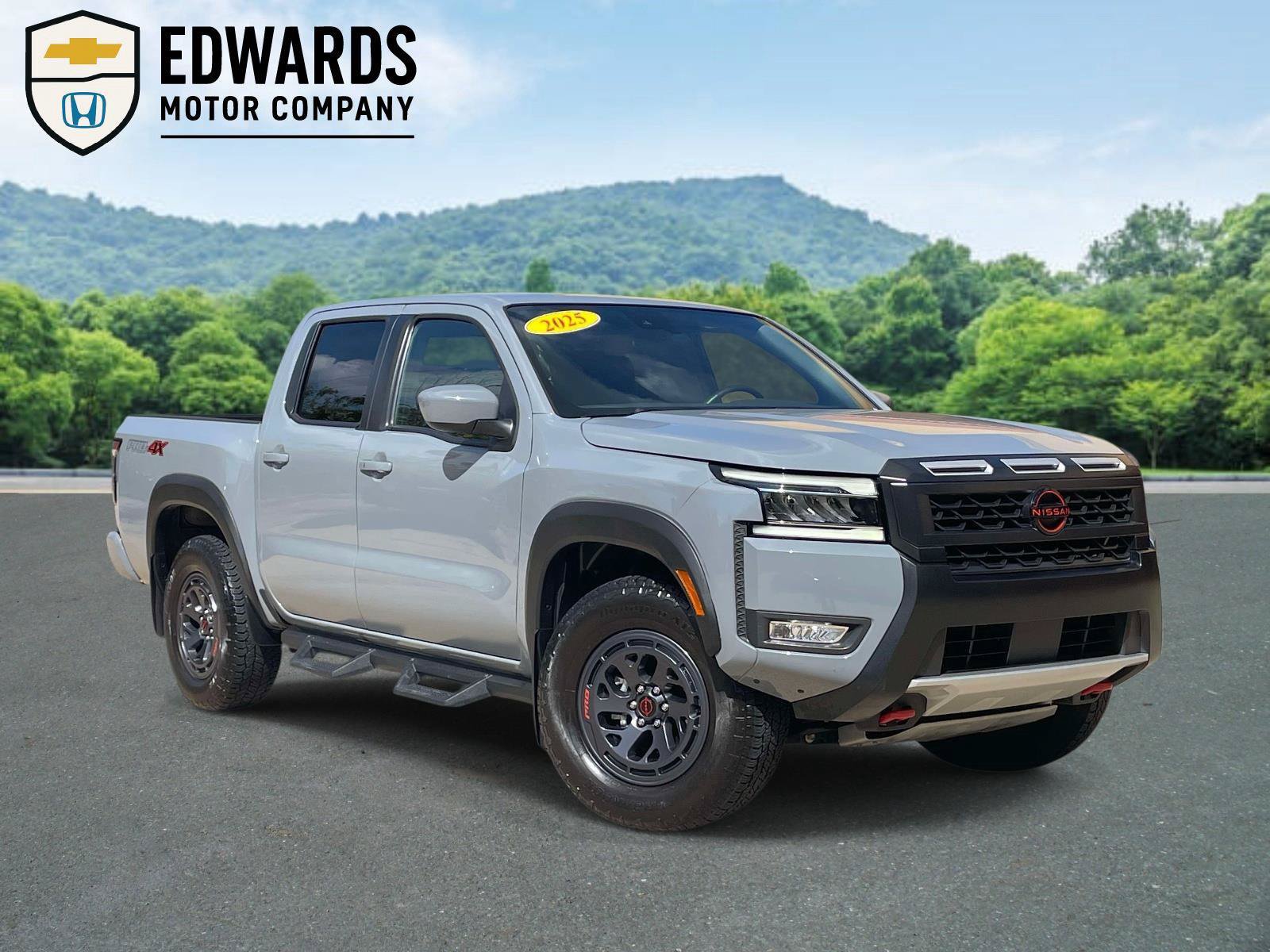 Used 2025 Nissan Frontier PRO-4X