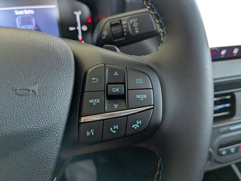 Used 2025 Ford Maverick Lobo AWD/4WD image 23