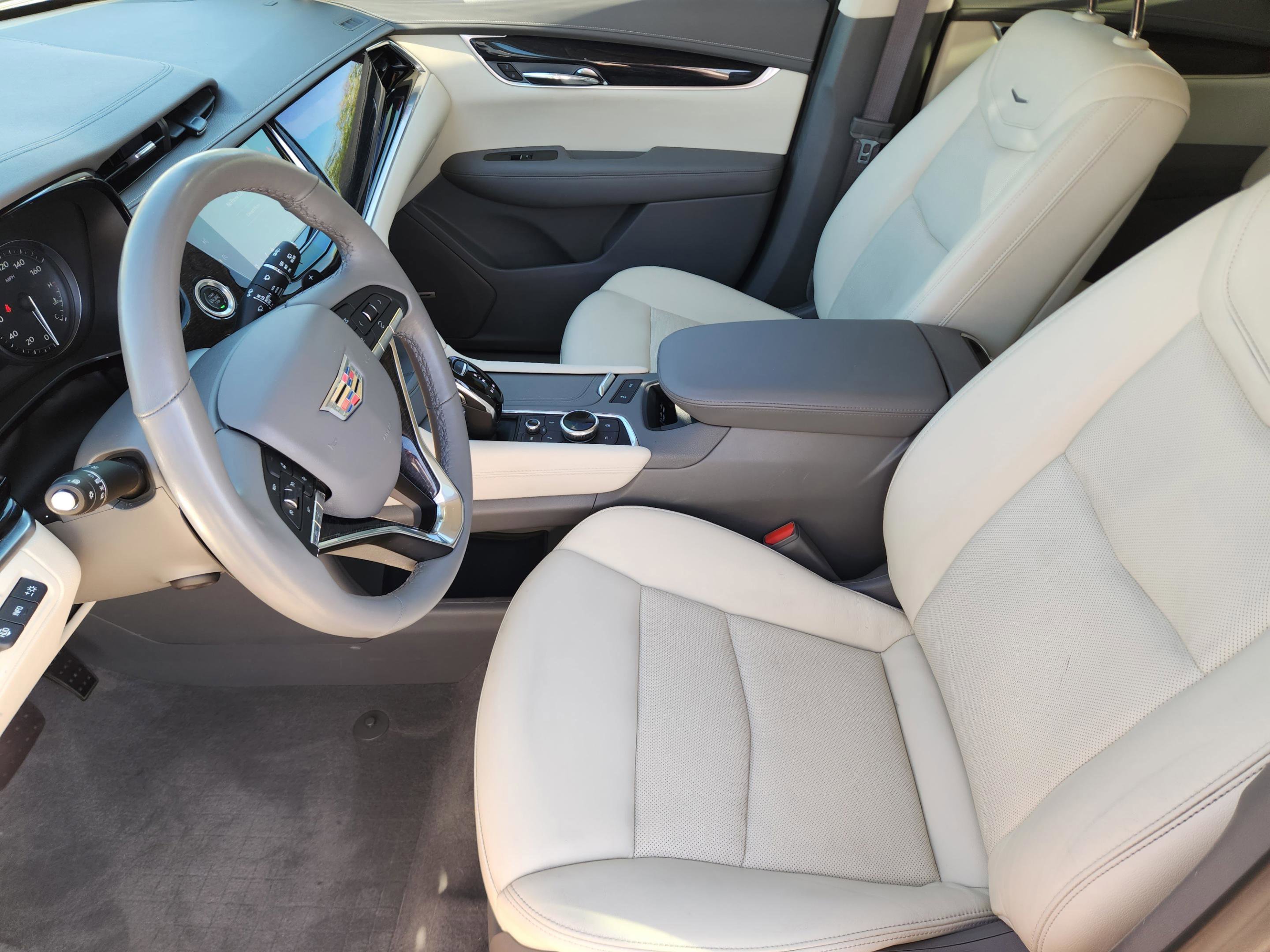 Used 2022 Cadillac XT6 Premium Luxury w/ Technology Package image 14