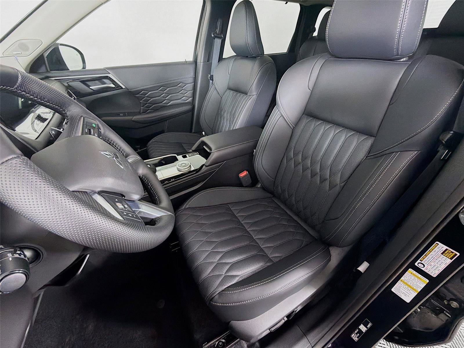 New 2026 Mitsubishi Outlander AWD image 11