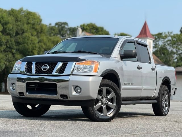 Used 2015 Nissan Titan SV w/ SV Value Truck Package AWD/4WD image 1