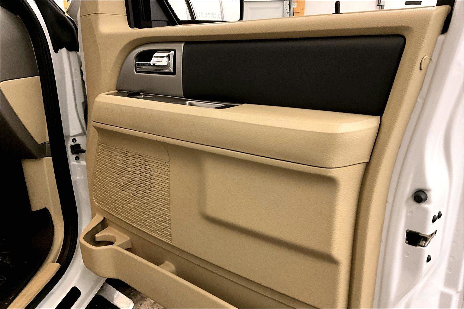 Used 2015 Ford Expedition EL XLT w/ Equipment Group 202A image 24