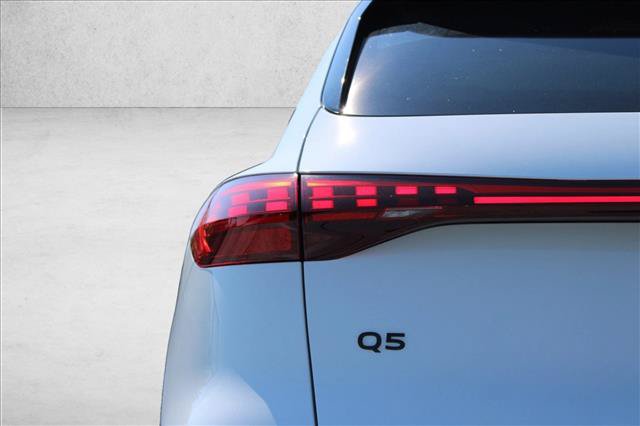 Certified 2025 Audi Q5 Premium w/ Convenience Package AWD/4WD image 9