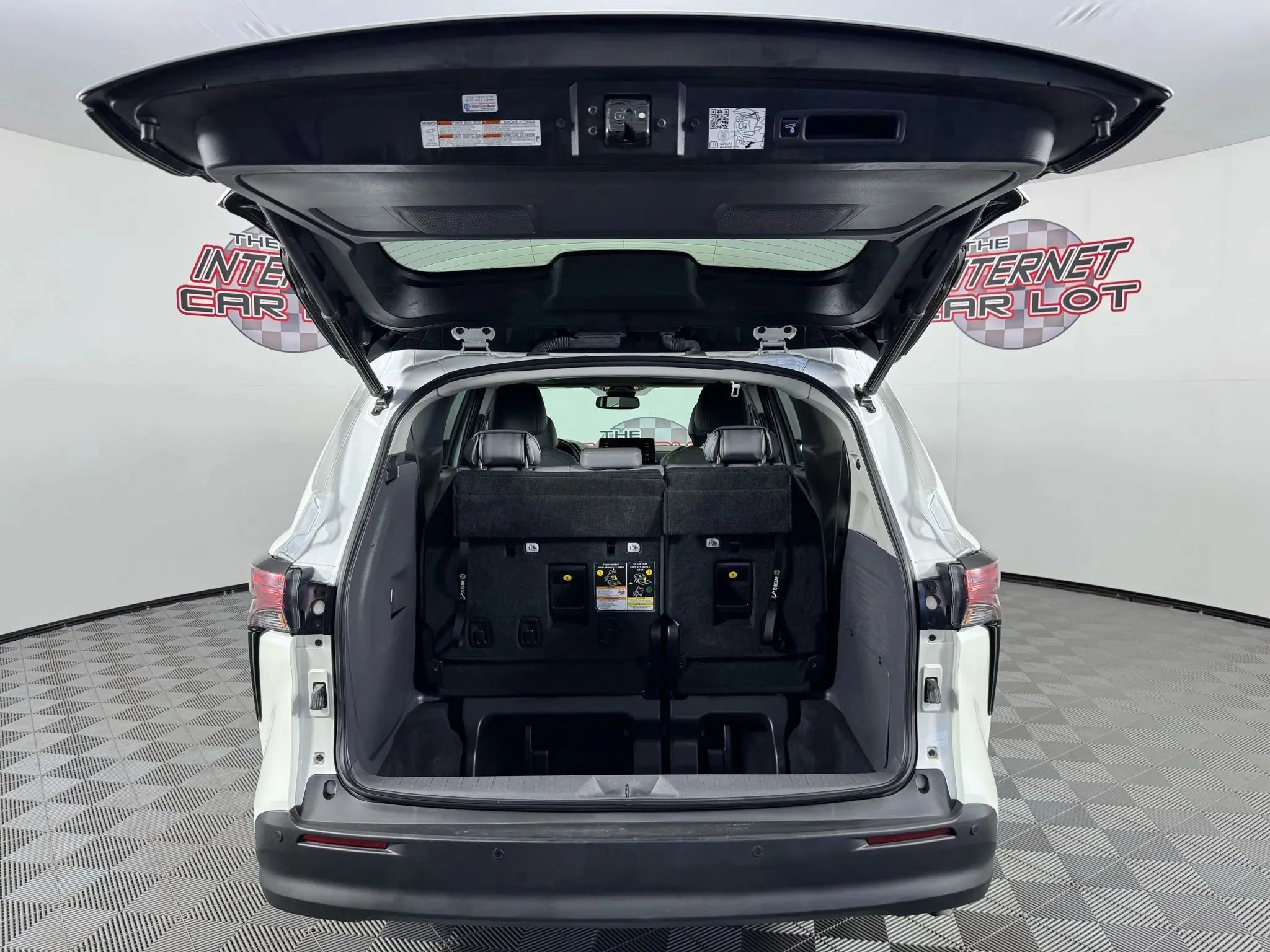 Used 2021 Toyota Sienna XLE image 26