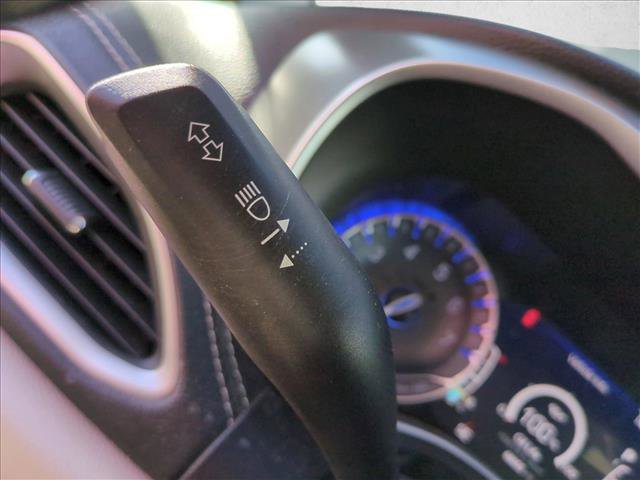 Used 2021 Chrysler Pacifica Touring-L w/ Premium & Safety Sphere Group FWD image 11