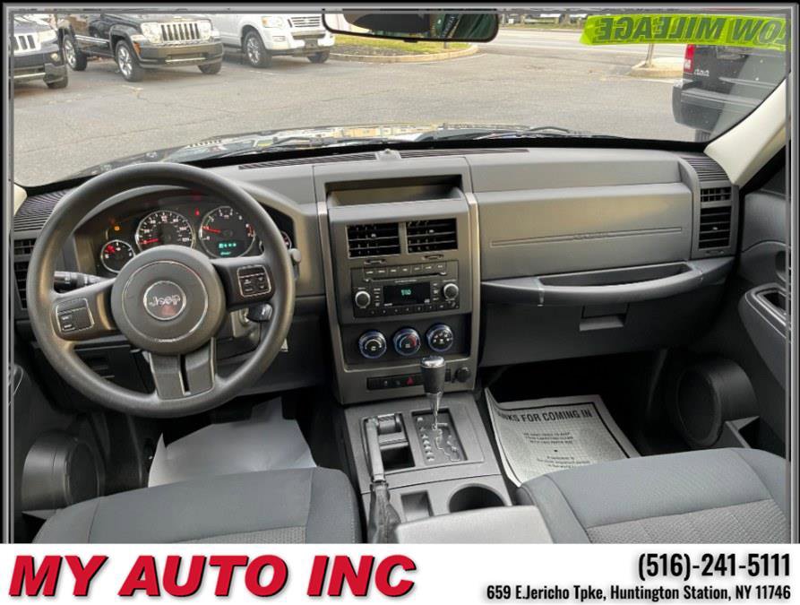 Used 2012 Jeep Liberty Sport image 10